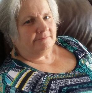 Meet your Posher, Cynthia